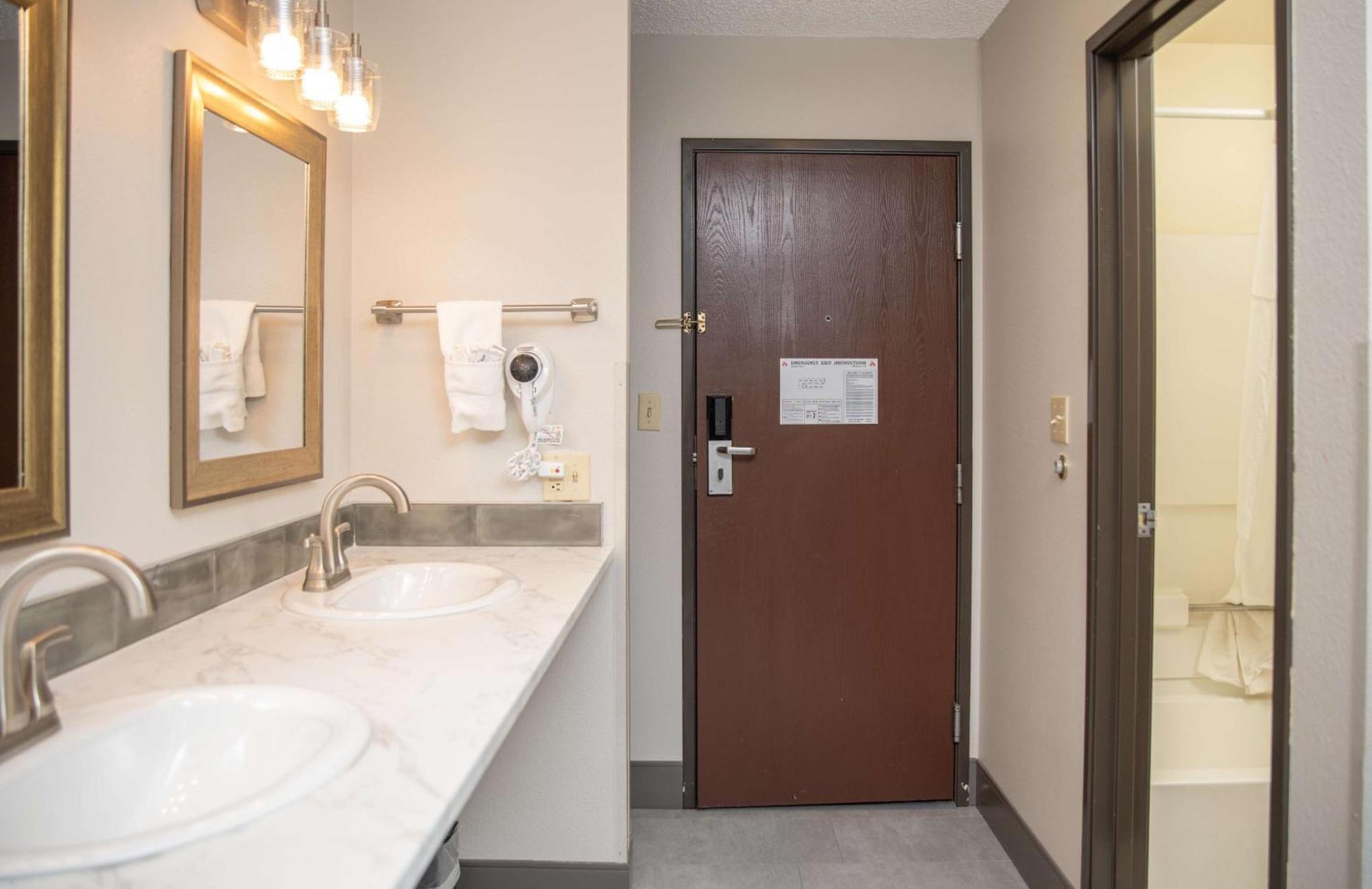 Surestay Plus By Best Western มองโทรส ภายนอก รูปภาพ
